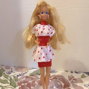 Vintage blonde Barbie heart Valentines doll BOGO free